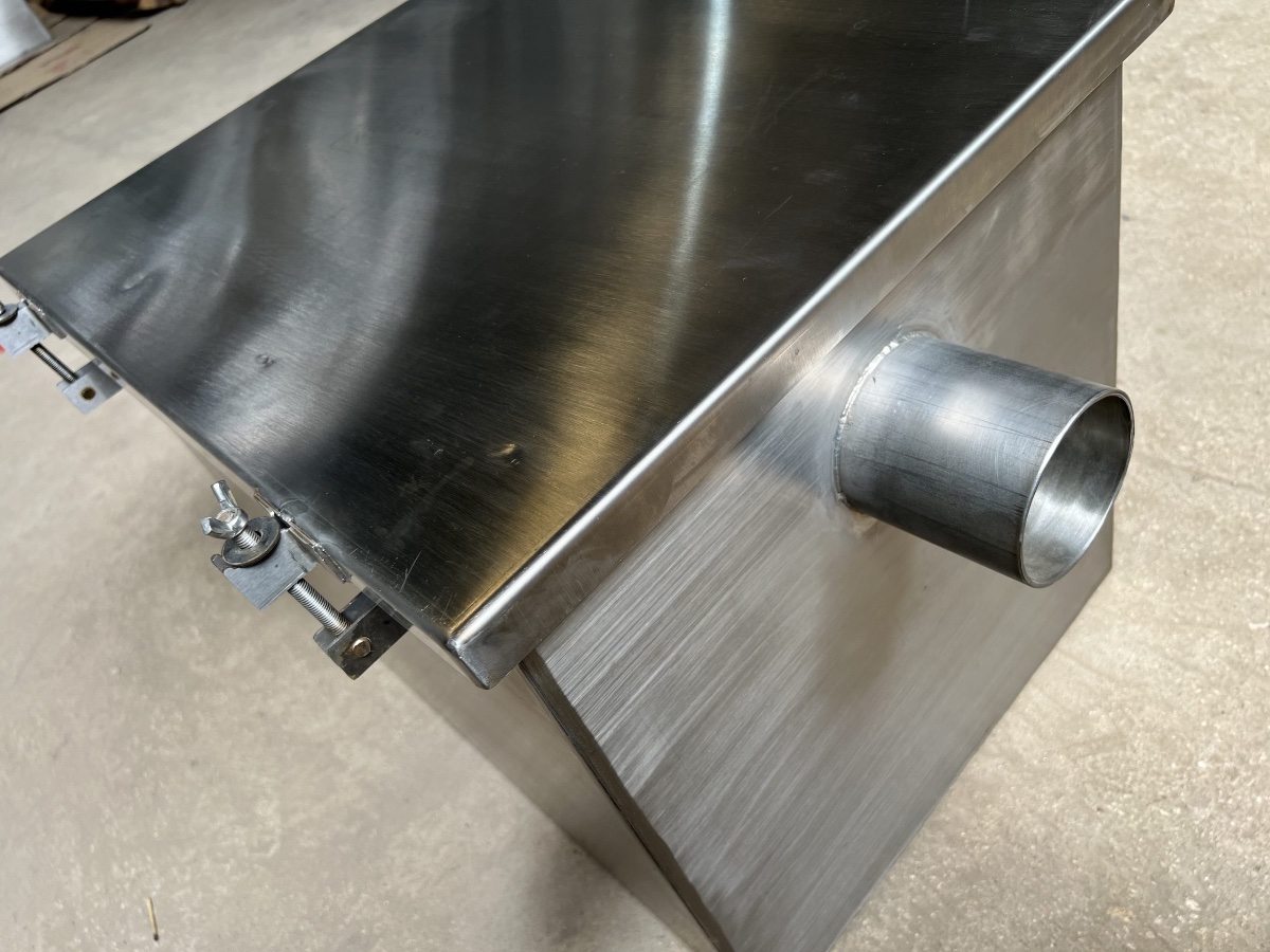 Grease Trap Medium 34 GPM — photo 5 of 6