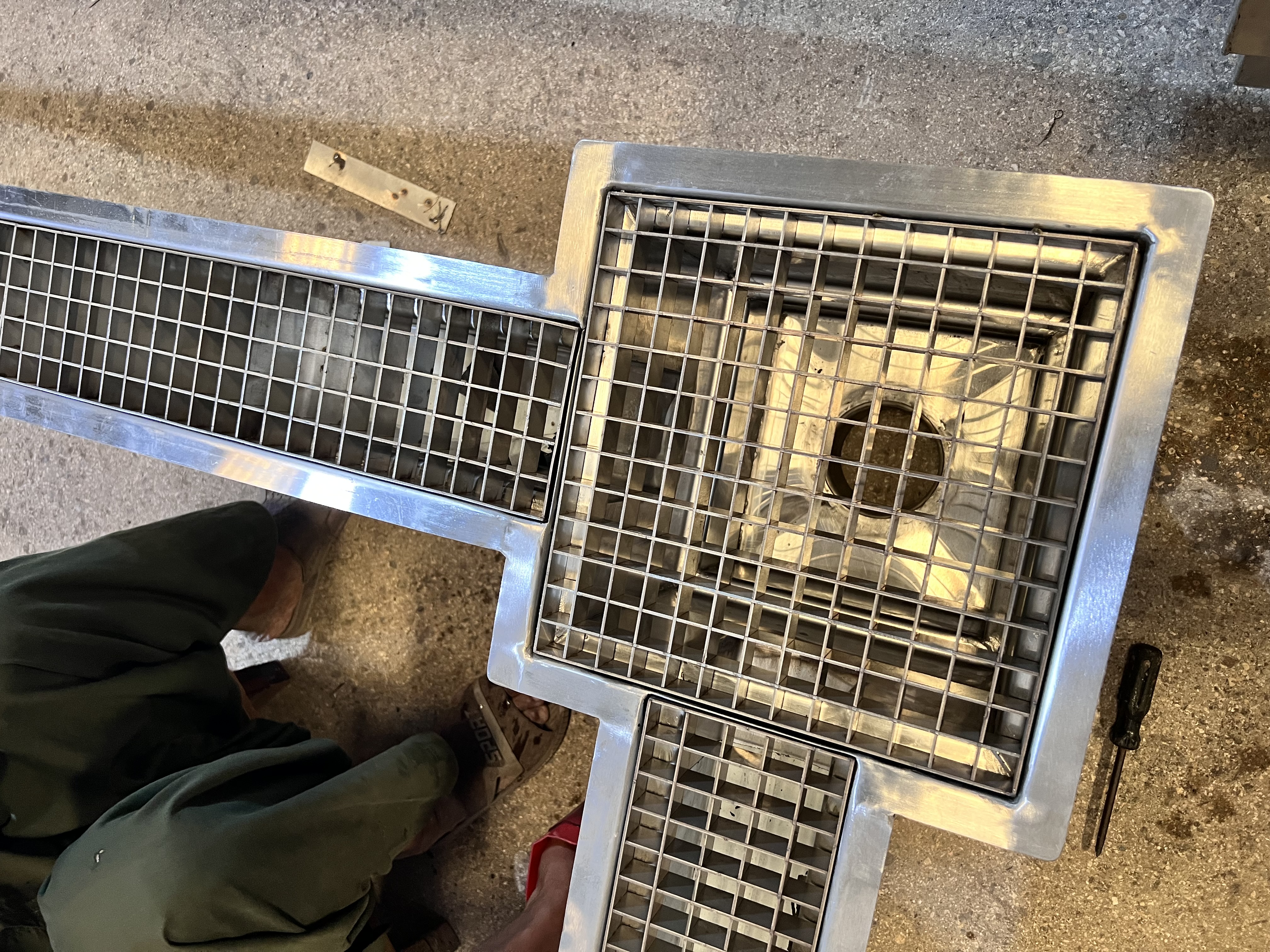 SS 304 Interlocking Box Drain Grating with Drainage Channel — photo 3 of 6