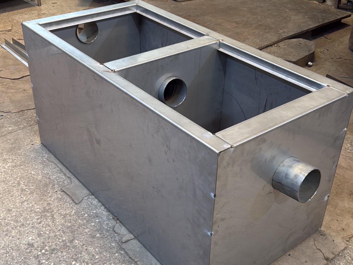 Grease Trap Large 120 GPM