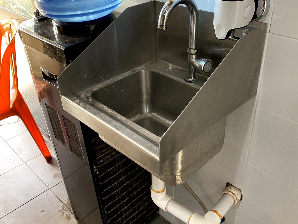 Hand Wash Sink — photo 6 of 7