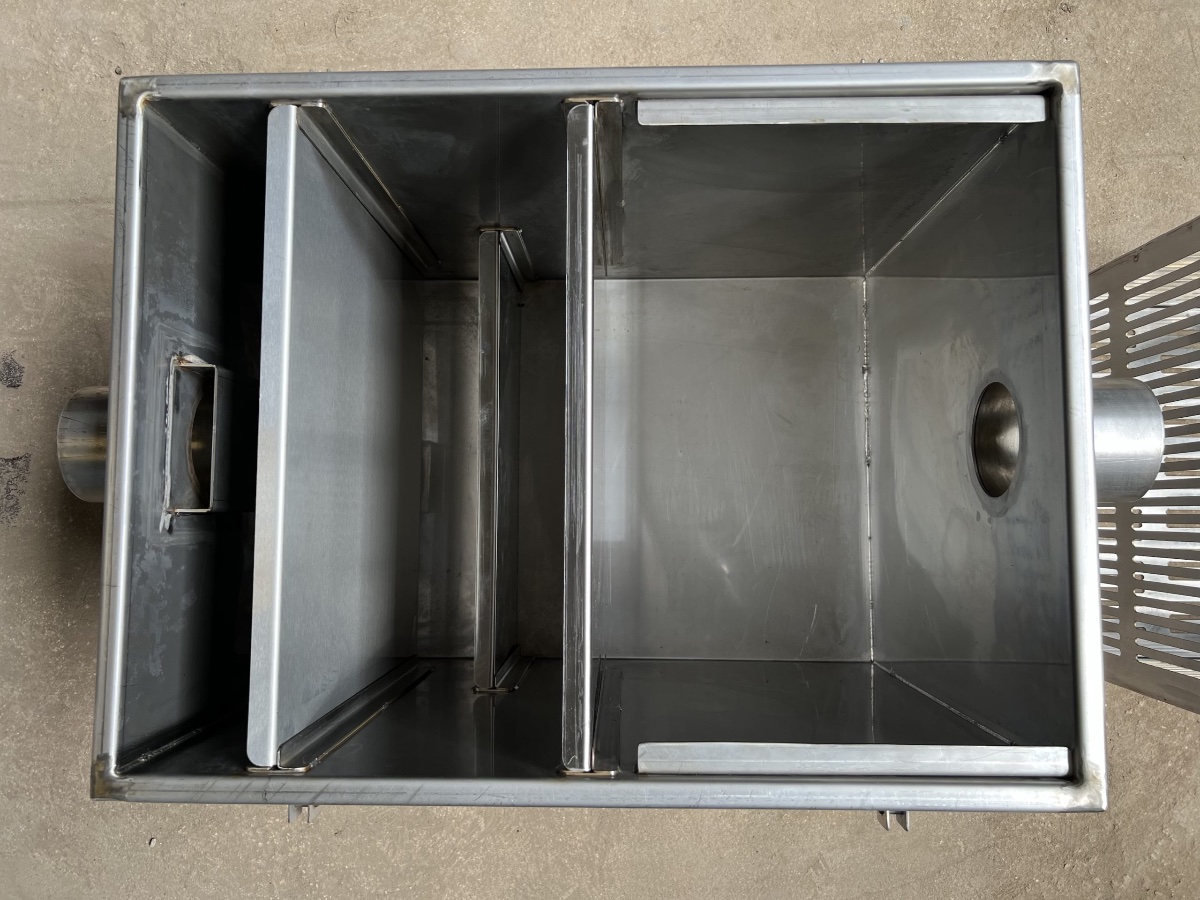 Grease Trap Medium 34 GPM — photo 3 of 6