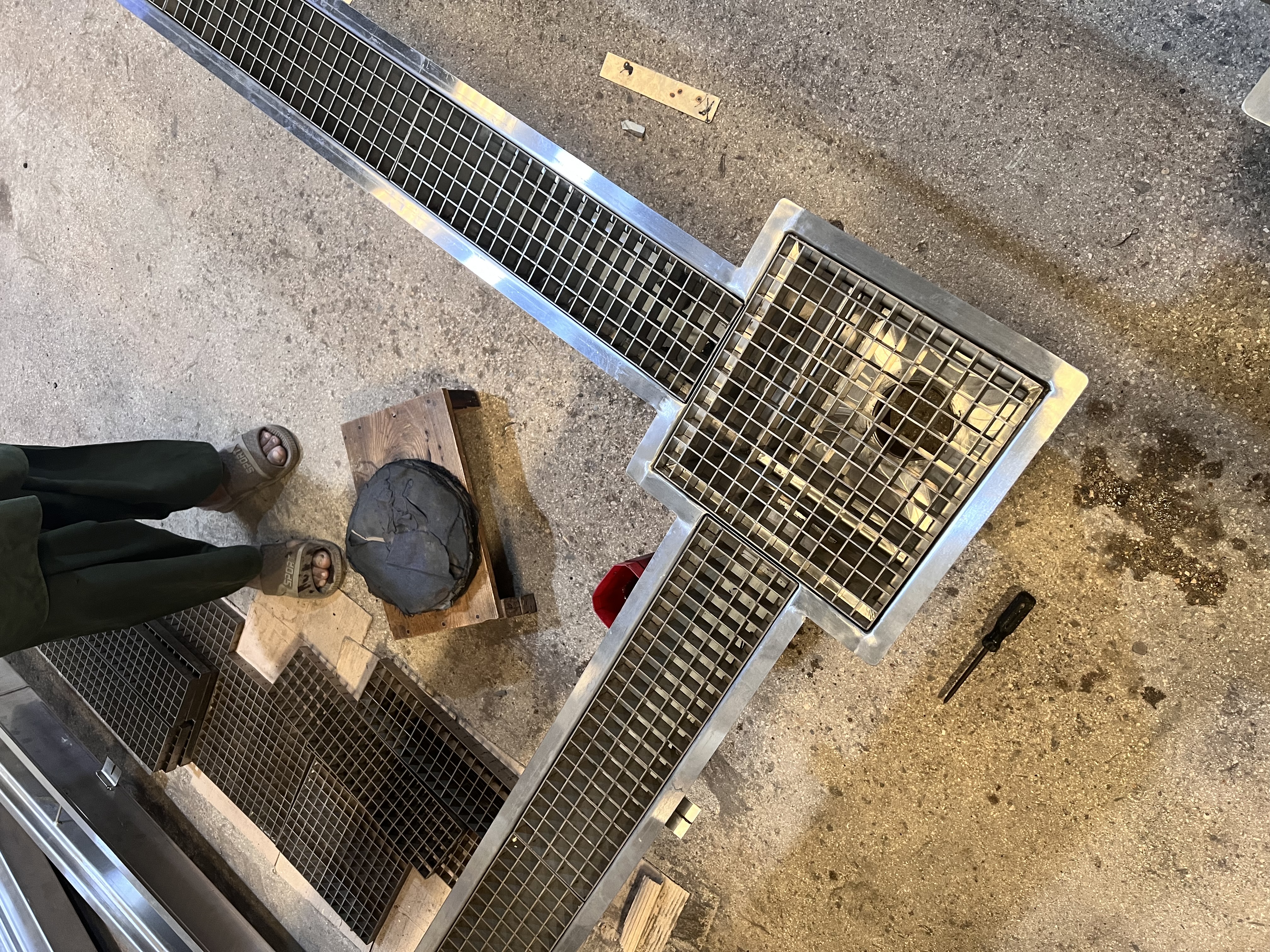 SS 304 Interlocking Box Drain Grating with Drainage Channel — photo 6 of 6