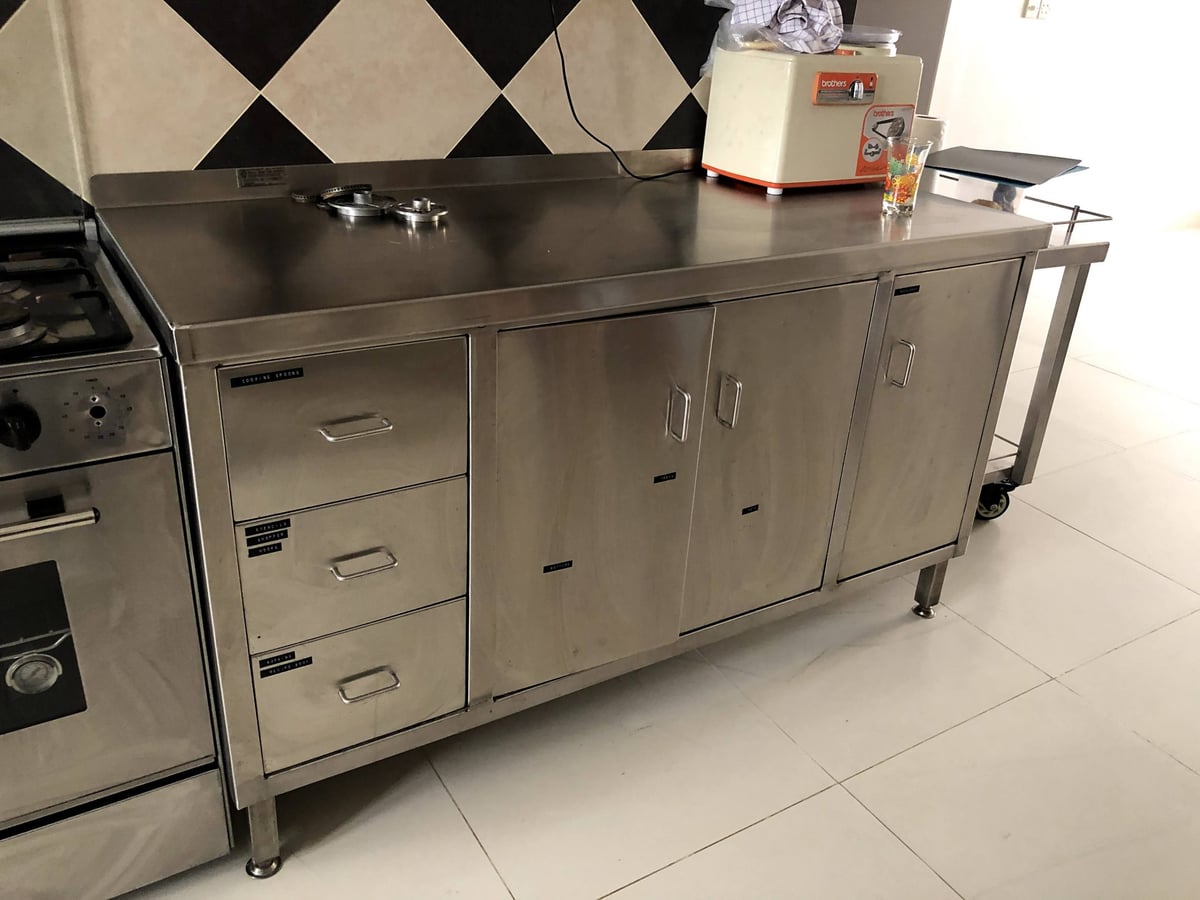 Counter with 4 Drawers and Flap Doors — photo 2 of 4