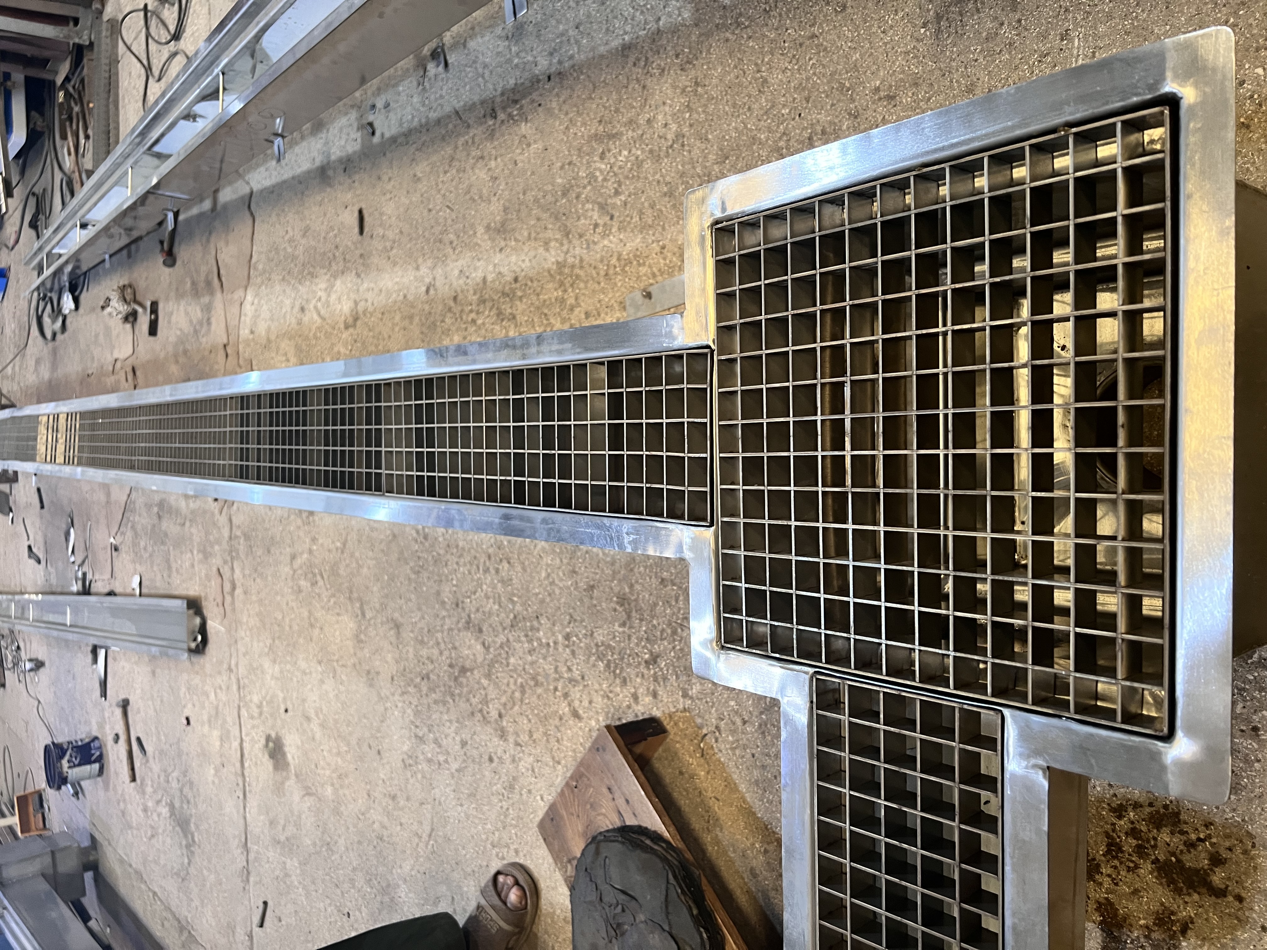 SS 304 Interlocking Box Drain Grating with Drainage Channel — photo 4 of 6
