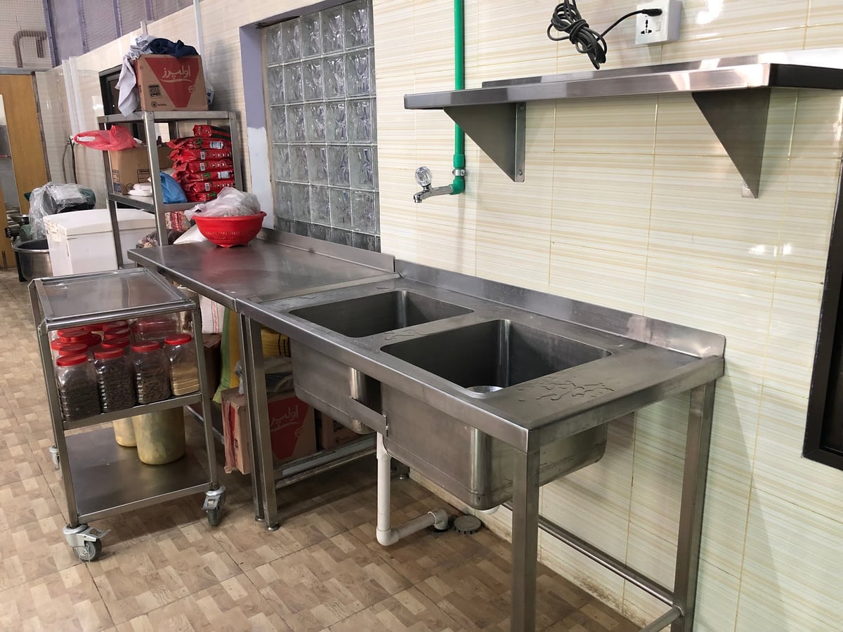 Double Bowl Sink Table — photo 2 of 6
