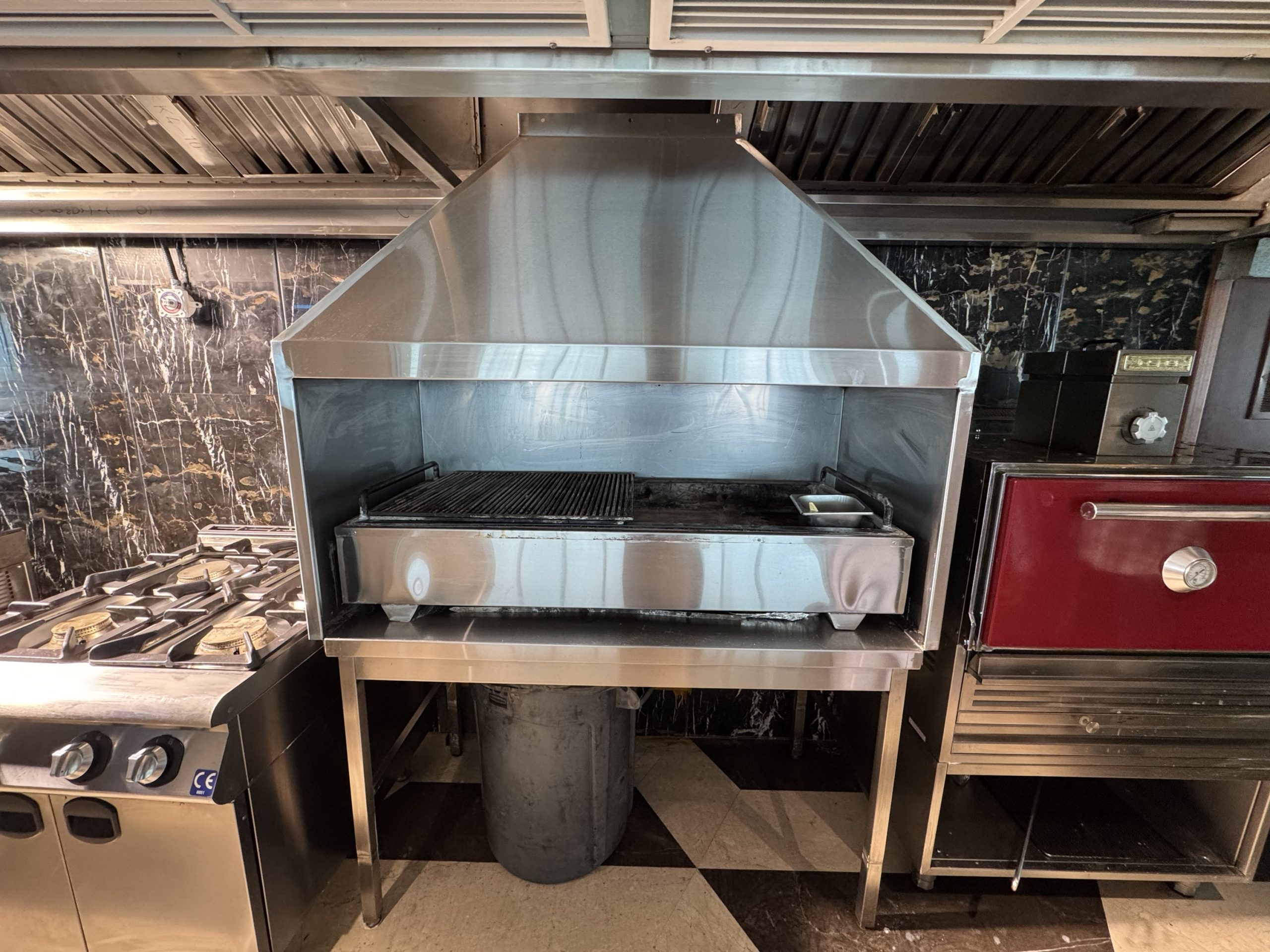 Exhaust Hood Wall Mounted — photo 5 of 9