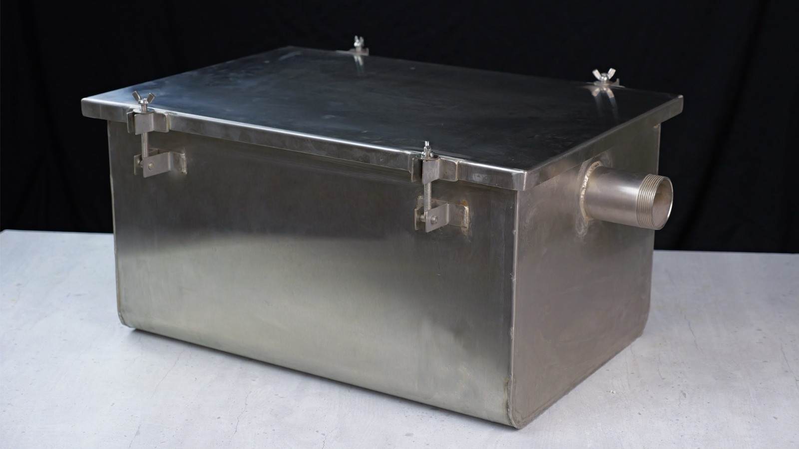 Grease Trap Small 17 GPM — photo 14 of 16