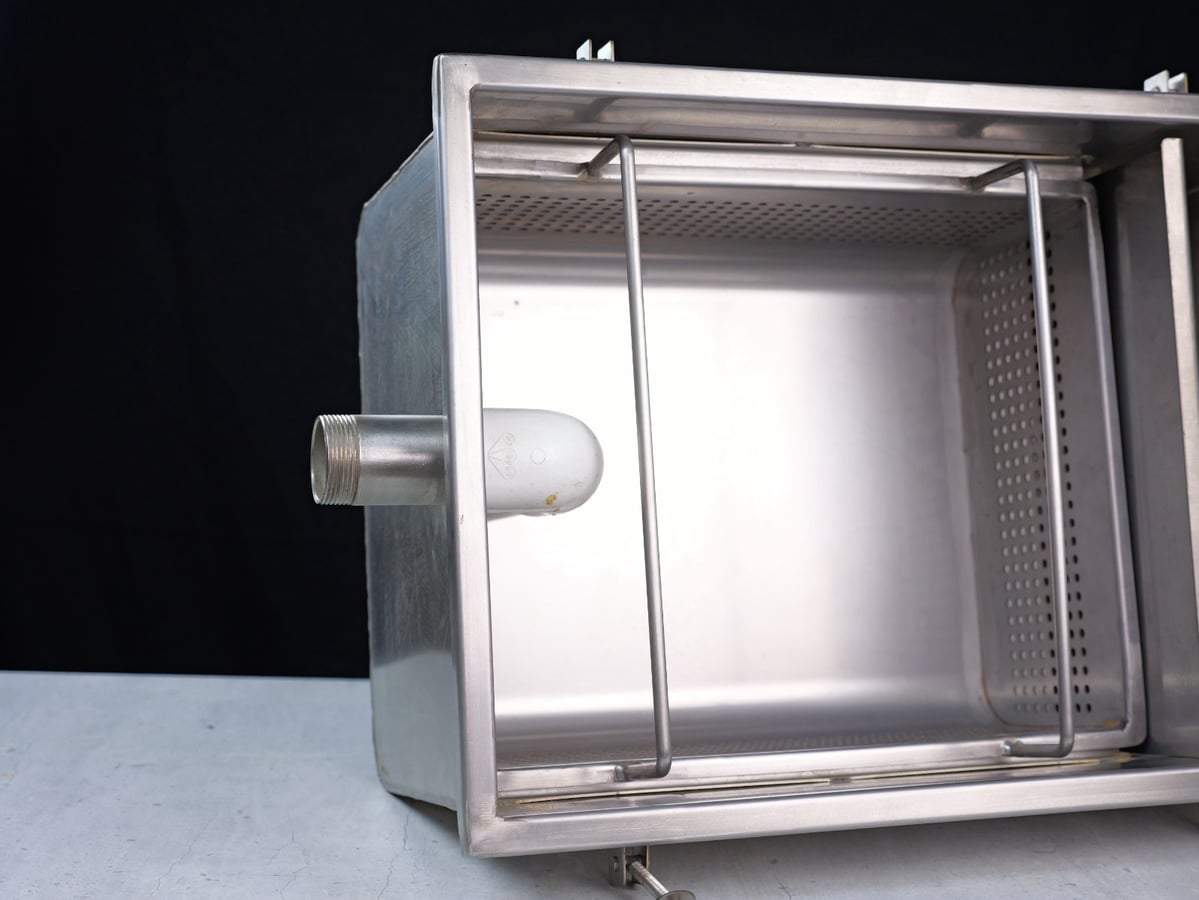 Grease Trap Small 17 GPM — photo 11 of 14