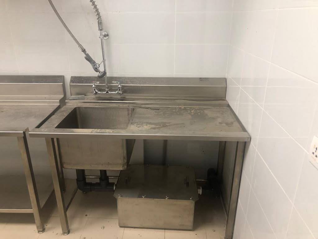 Grease Trap Small 17 GPM — photo 15 of 16