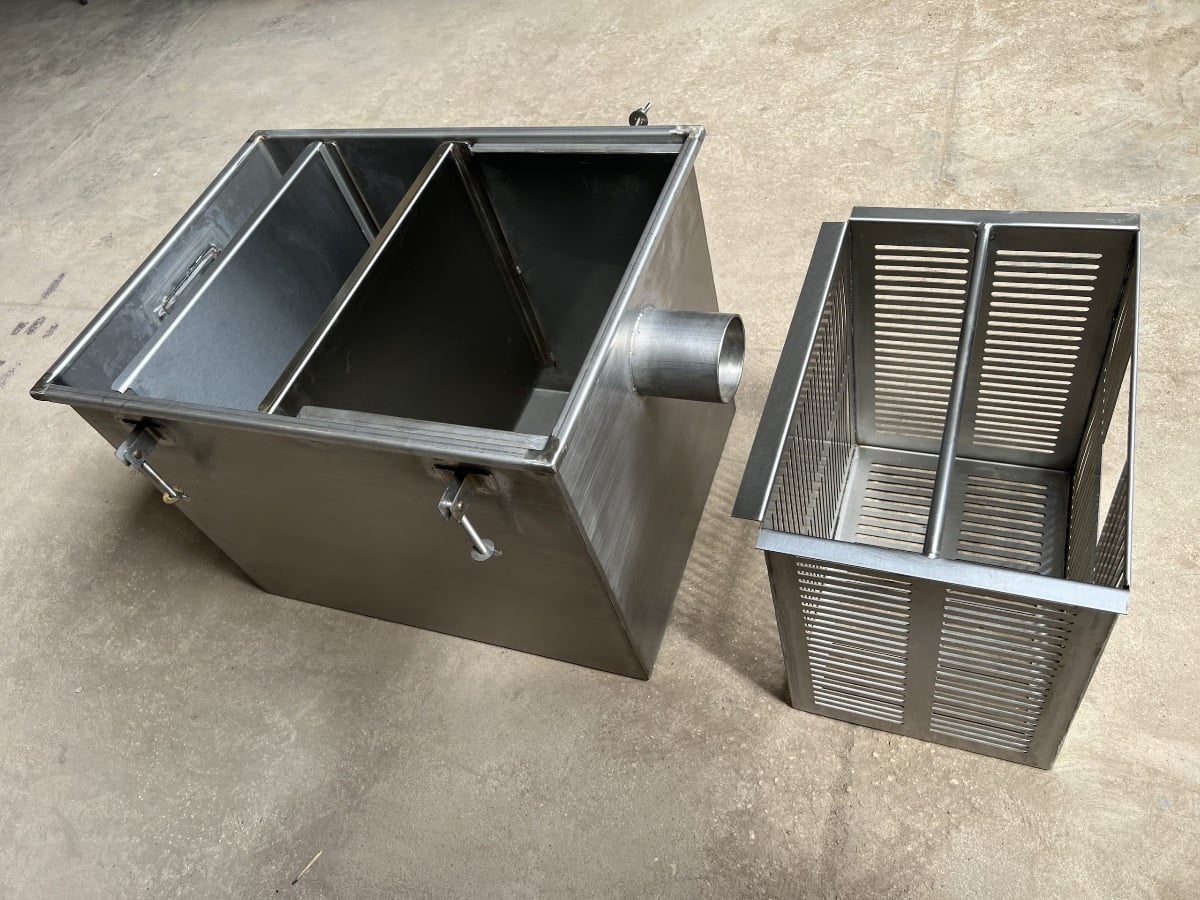 Grease Trap Medium 34 GPM — photo 5 of 7