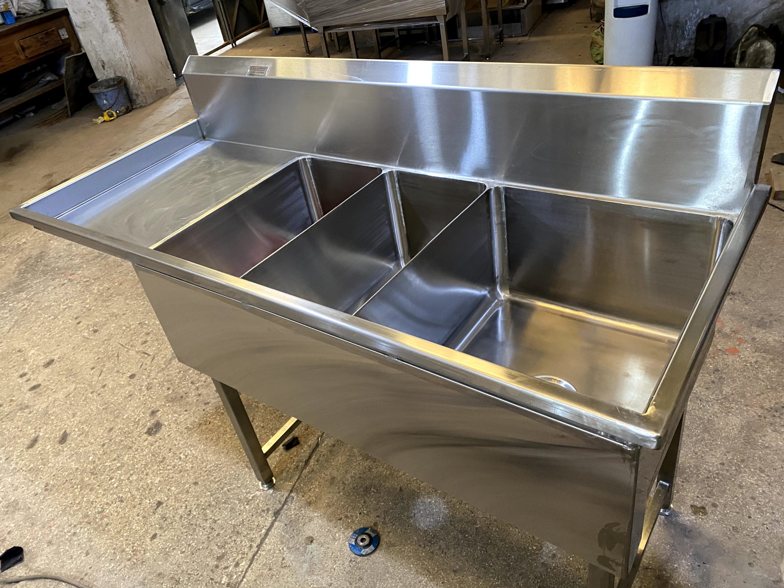 Triple Bowl Sink Table — photo 6 of 6